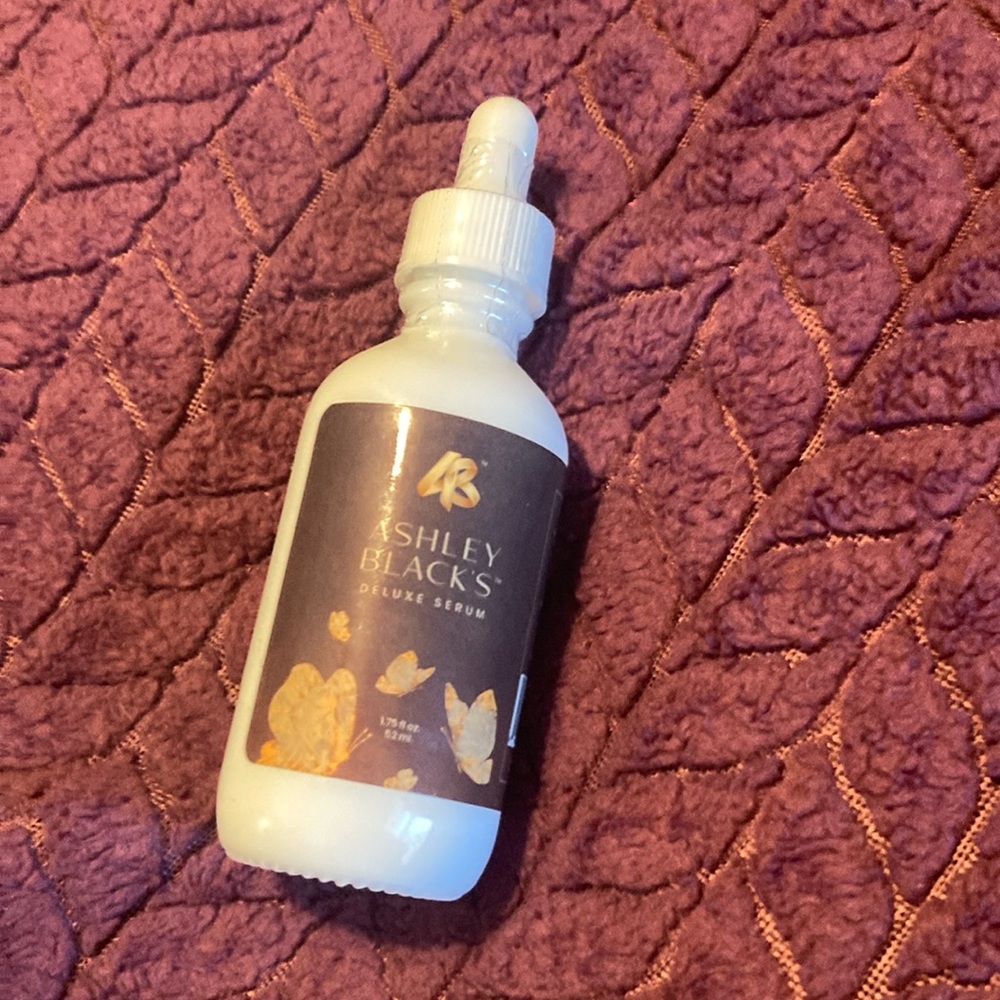 Ashley Black deluxe serum... BRAND NEW.